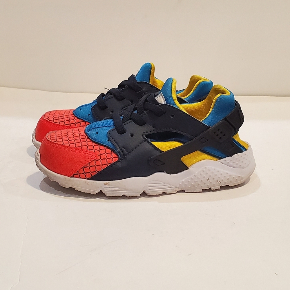 Nike Presto Kids Size 10c Red Yellow Blue Primary Colors